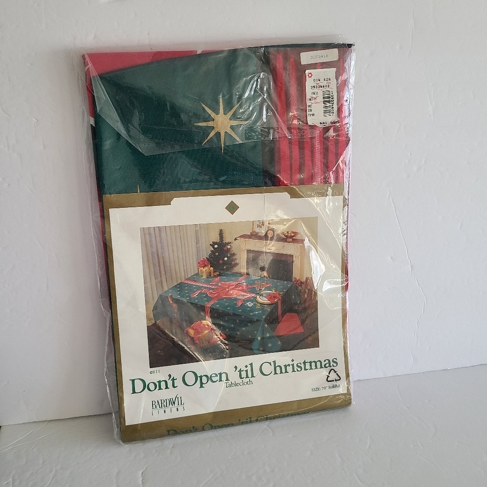 Vintage  Bardwil Linens Christmas Tablecloth Round Sz. 70"
